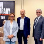 da sinistra a destra: Annalisa Capristo, Bibliotecaria del Centro Studi Americani, Daniele Fiorentino, CdA del Centro Studi Americani e Professore di Storia degli Stati Uniti presso l'Università Roma Tre, Peter Roudik, Assistant Law Librarian for Legal Research.