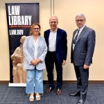 da sinistra a destra: Annalisa Capristo, Bibliotecaria del Centro Studi Americani, Daniele Fiorentino, CdA del Centro Studi Americani e Professore di Storia degli Stati Uniti presso l'Università Roma Tre, Peter Roudik, Assistant Law Librarian for Legal Research.